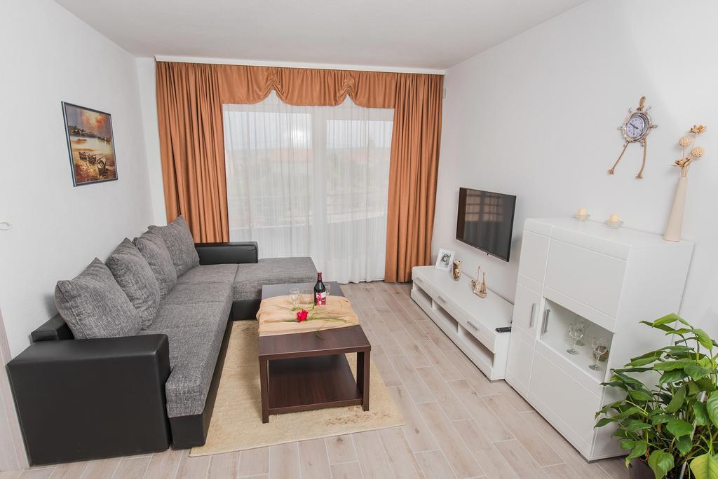 Apartment Grabovac Kaštela Habitación foto