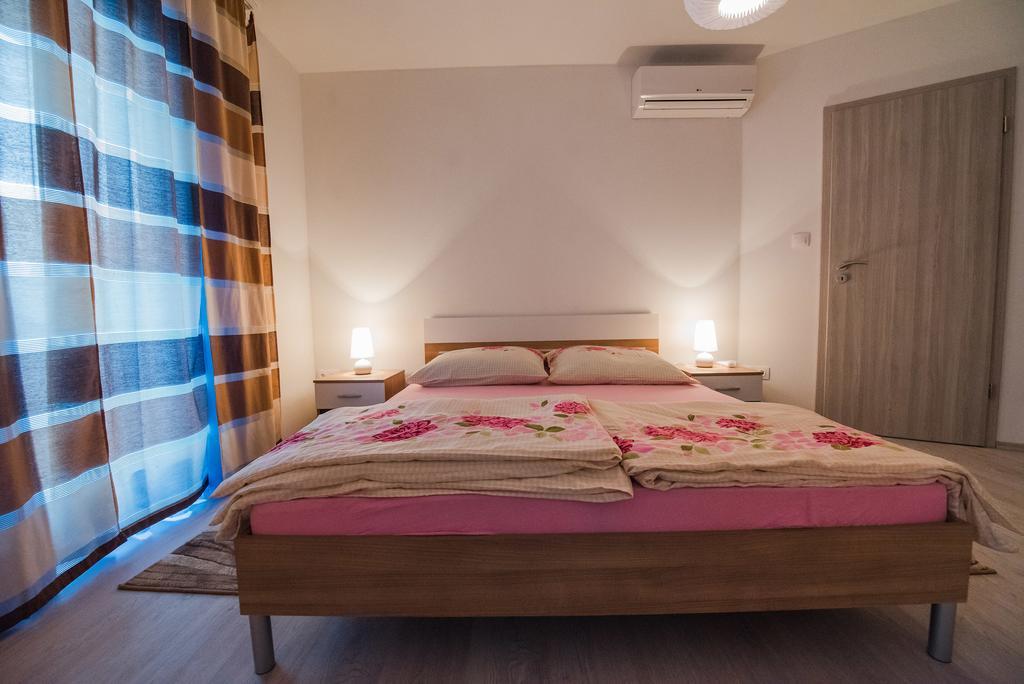 Apartment Grabovac Kaštela Habitación foto