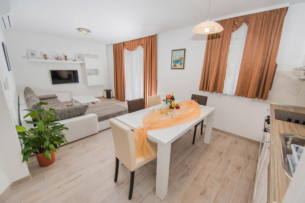 Apartment Grabovac Kaštela Habitación foto