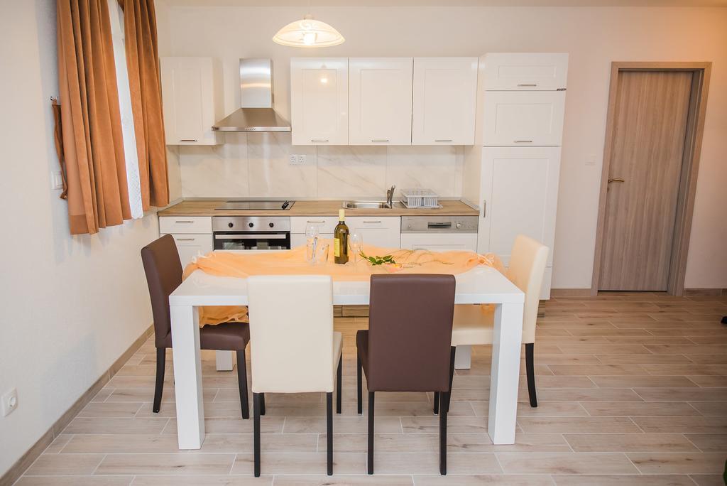 Apartment Grabovac Kaštela Habitación foto