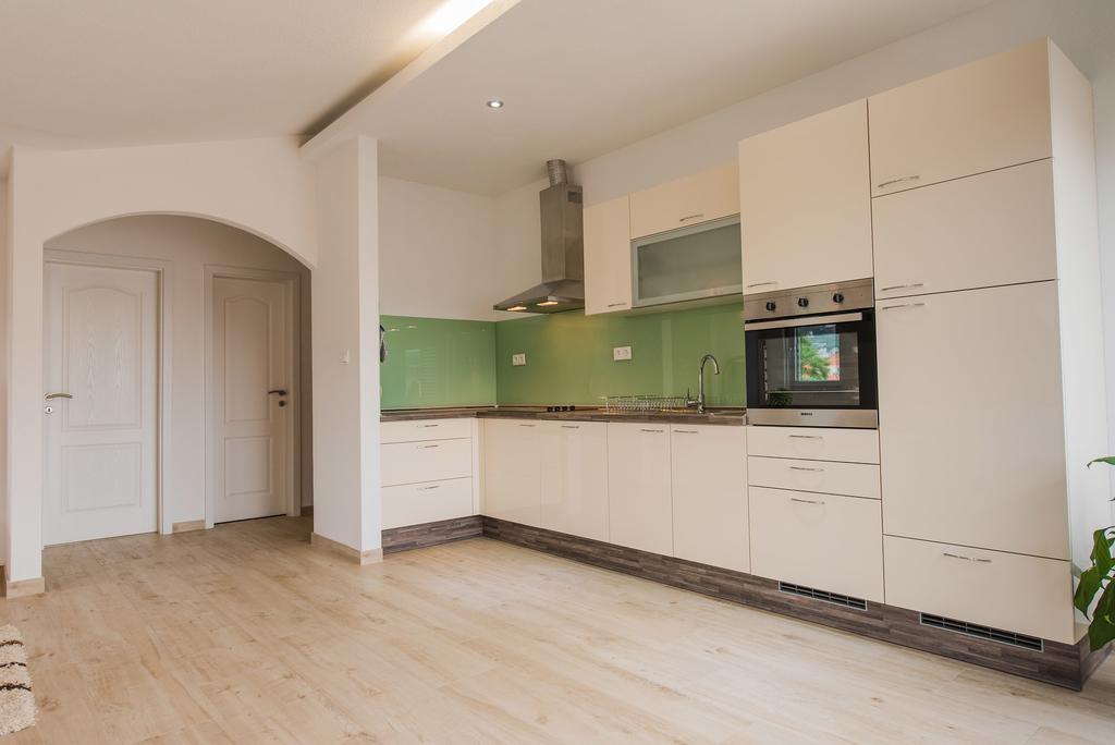 Apartment Grabovac Kaštela Habitación foto