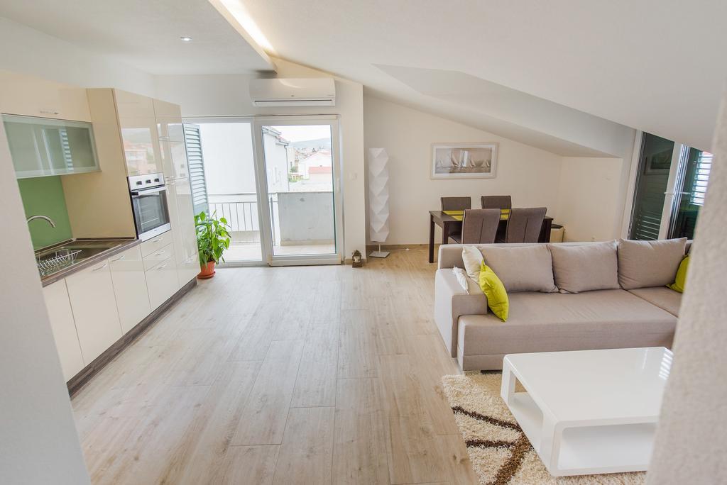 Apartment Grabovac Kaštela Habitación foto