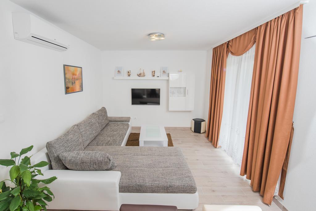 Apartment Grabovac Kaštela Habitación foto
